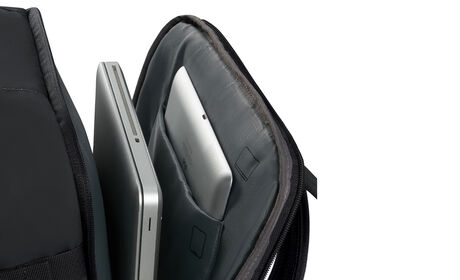 Laptop compartment 15.6"