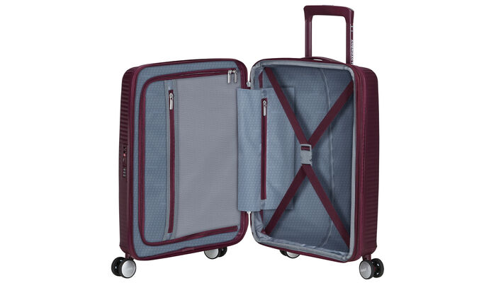 Interior organisation with extra zipped apron pocket 