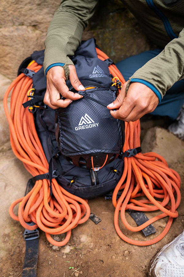 Gregory  Alpinisto 30 SM/MD  Summit Black