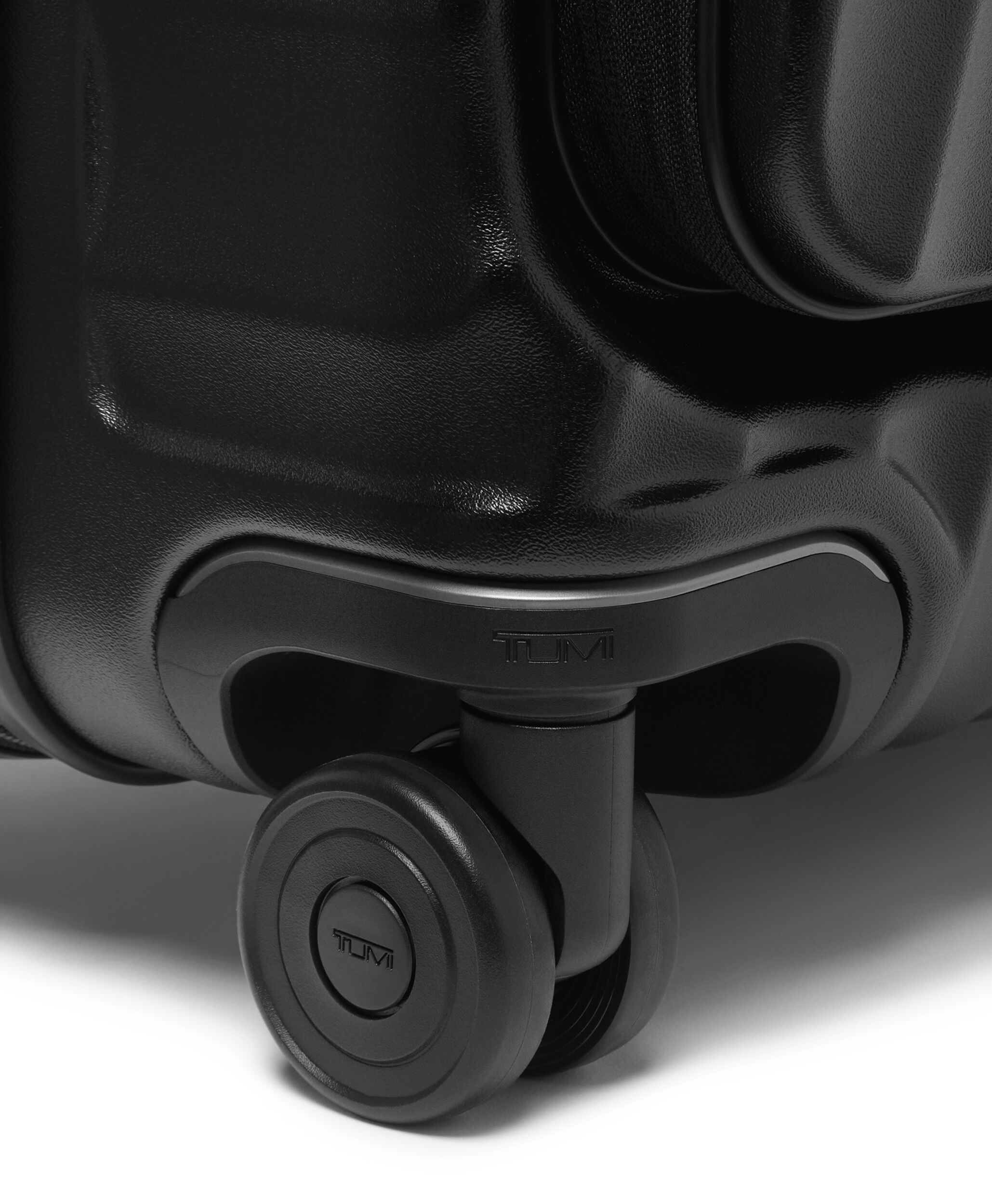 19 Degree Front Access Expanderbar resv&auml;ska med 4 hjul 66 cm